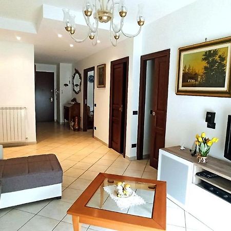 Il Tulipano Apartamento San Bartolomeo Al Mare Exterior foto