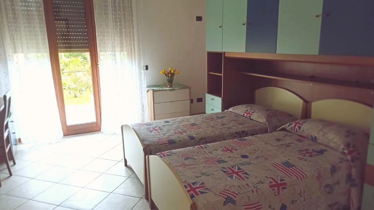 Il Tulipano Apartamento San Bartolomeo Al Mare Exterior foto